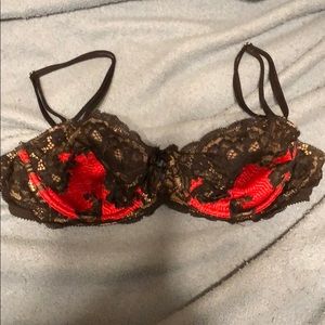 36B Victoria’s Secret bra, like new! ❤️🖤